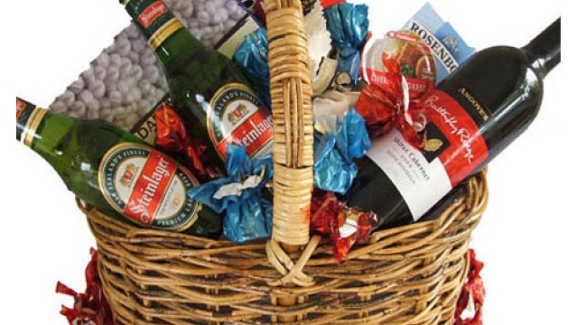 The Ultimate Guide to Curating the Perfect Gift Hamper